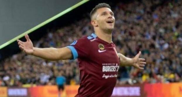 先是利用假 先是利用假